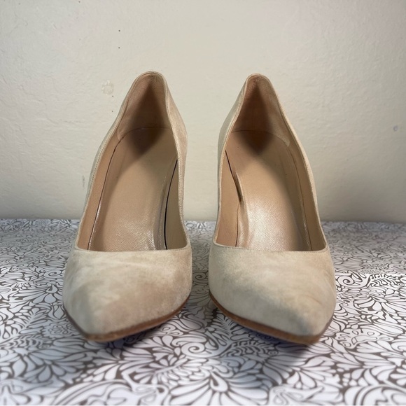 Gucci Beige Suede Malibu Bamboo Heel Pointed Toe Pumps - Picture 3 of 14